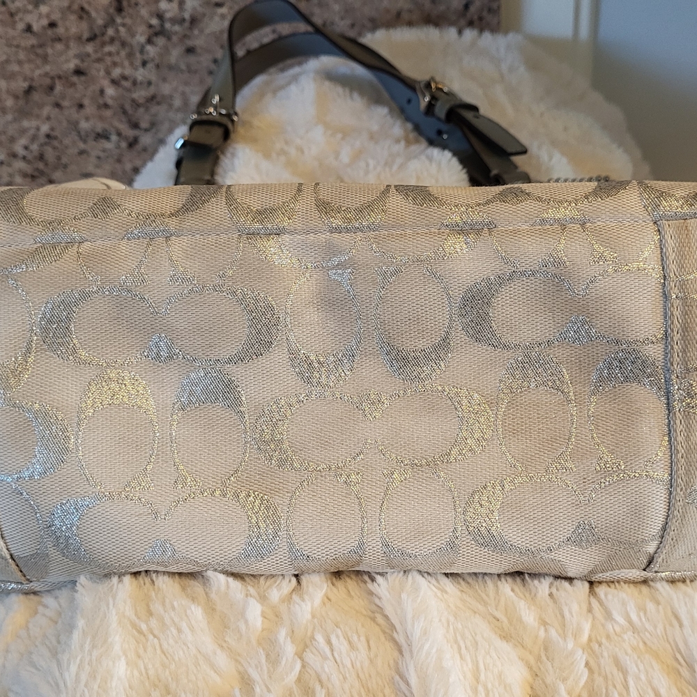 Coach White and Gray Signature Tote Bag Shoulder Bag Metallic Signature C F17024 - Picture 4 of 16